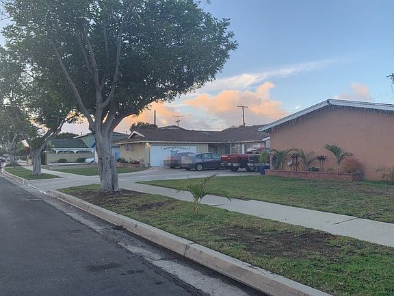 2nd image of 1221 W Dolores St
