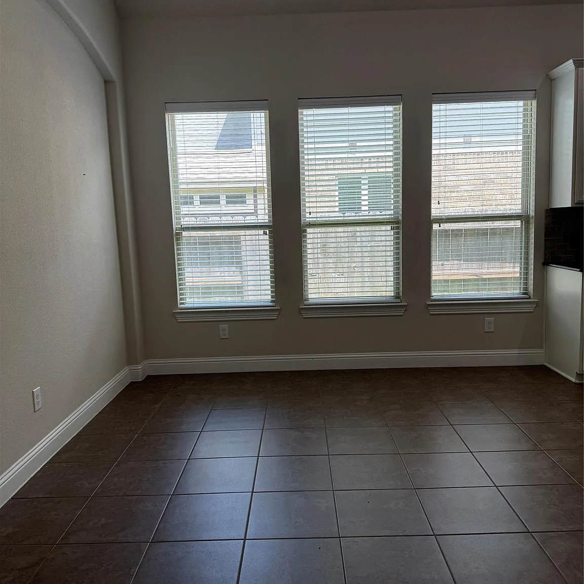 4 bed, 3.0 bath, 3032 sqft, $3,000 — Photo 4