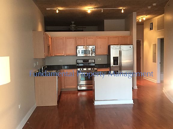 4th image of 1305 S Michigan Ave APT 612