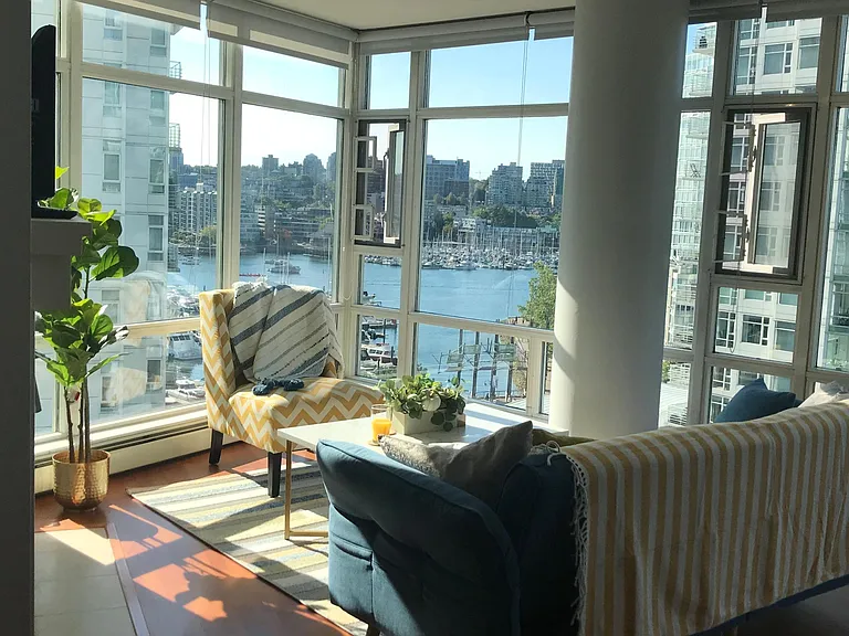 198 Aquarius Mews — Photo 59