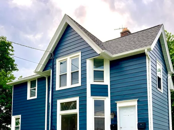 325 3rd St, Libertyville, IL