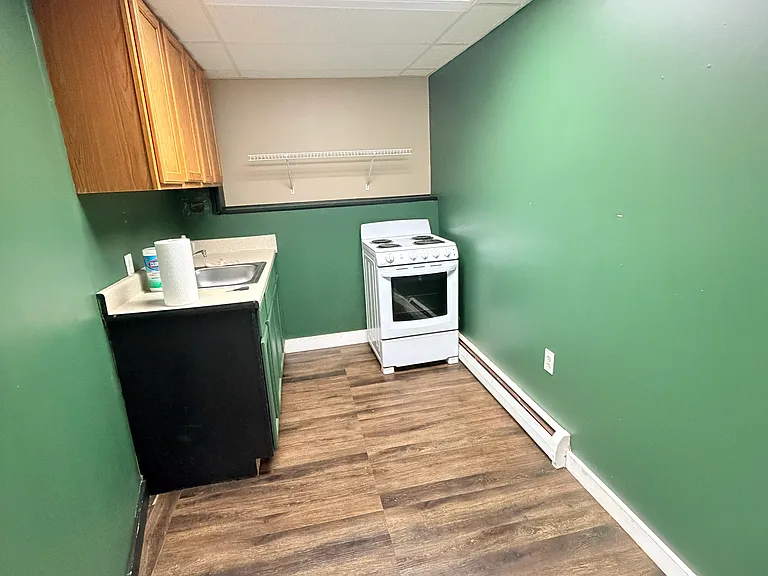 44 Helen Ave #B — Photo 6
