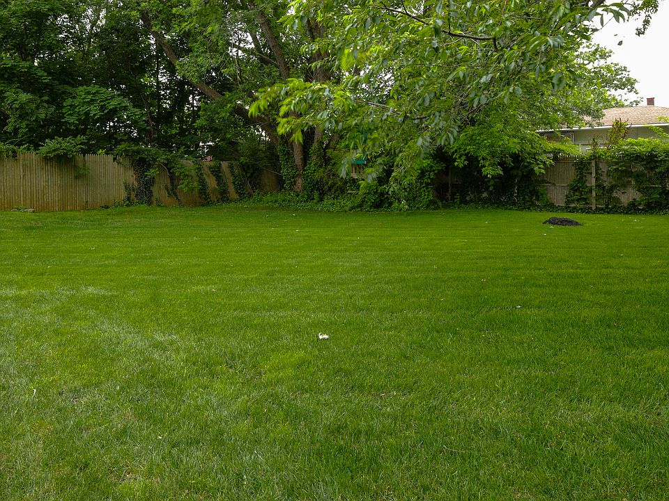 2nd image of 18 Buckskin Ln
