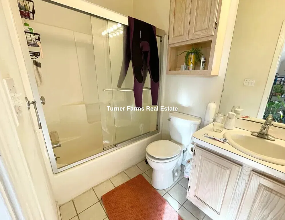 5 bed, 9999 sqft, $7,900 — Photo 3