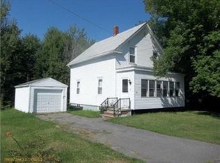 63 Washington St, Baileyville, ME 04694