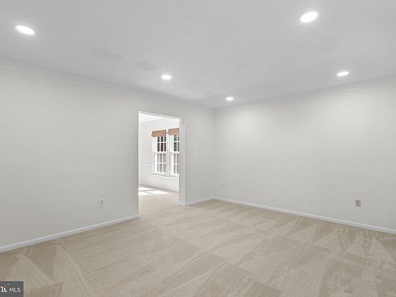 5th image of 11305 Willowdale Dr