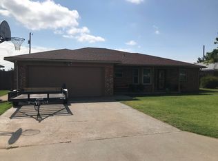 1050 Plains Dr, Fritch, TX 79036