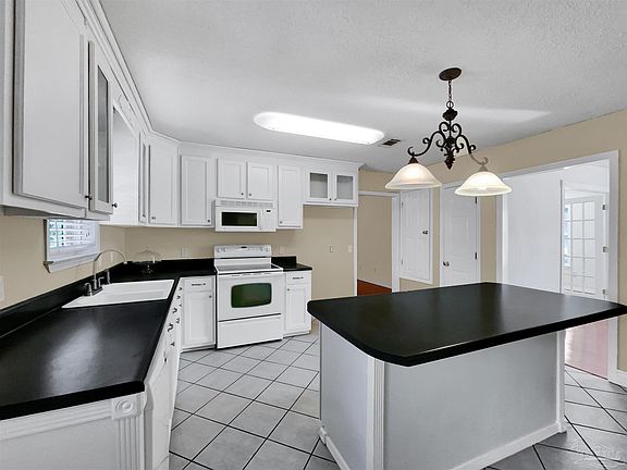 5th image of 5787 White Oak Ln