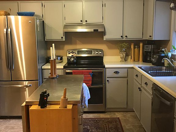 5th image of 3116 Burrwood Dr #1