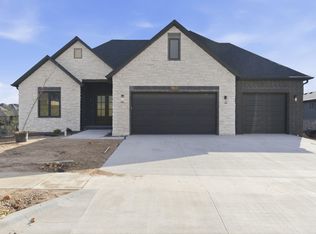 6032 S Clay Ave, Springfield, MO 65810