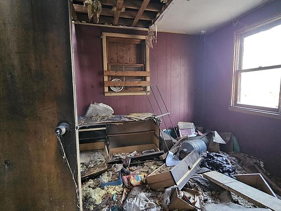 5th image of 2443 Delaware St
