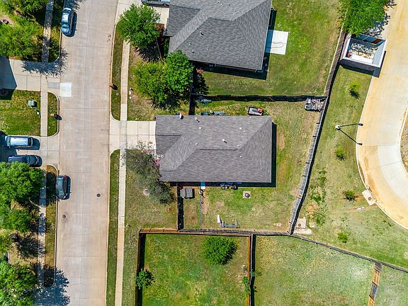 2nd image of 513 Bailer Dr