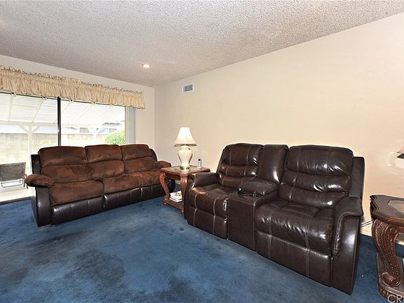5th image of 16744 Wyandotte St