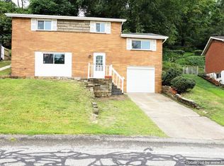 571 Lucia Rd, Pittsburgh, PA 15221