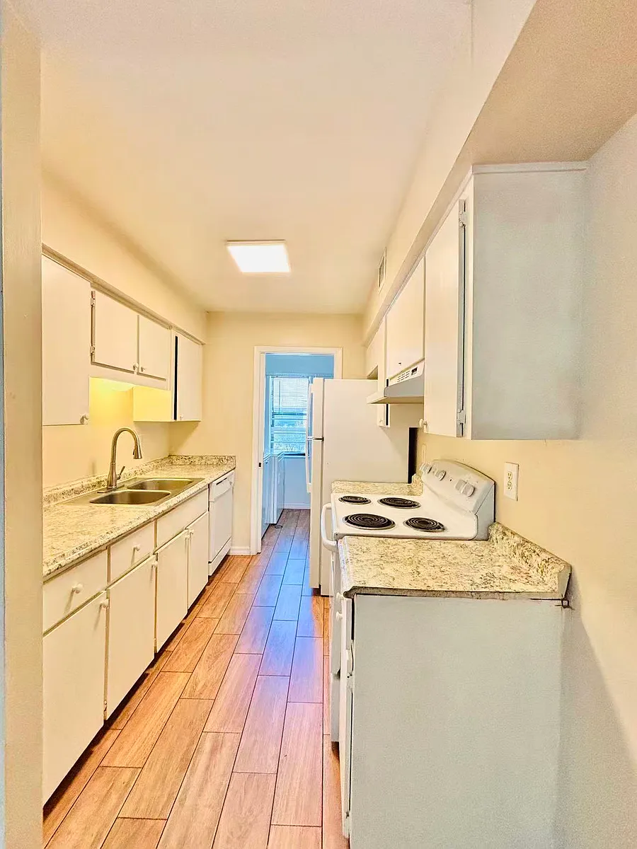 Building Photo - 12240 Fox Hound Ln
