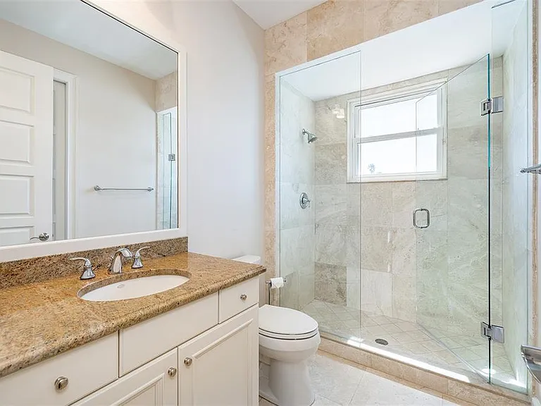 821 Bay Point Dr — Photo 42