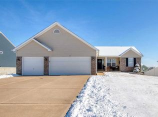 218 Fox Ridge Ln, Moscow Mills, MO 63362