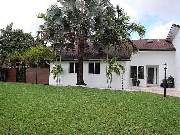 4th image of 11220 SW 131st Ave #0
