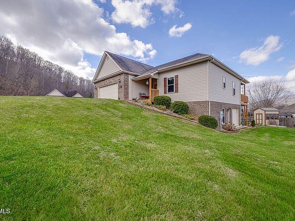 3rd image of 426 Brookside Dr