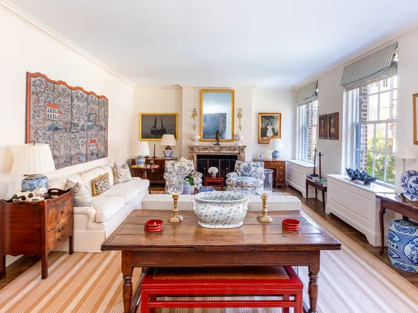 570 Park Avenue image 1 of 21