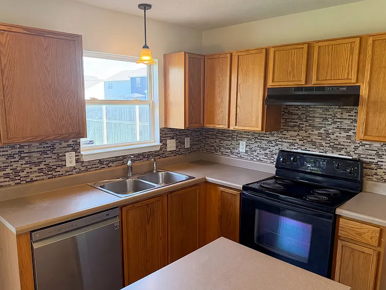 10710 Sedgegrass Dr — Photo 7