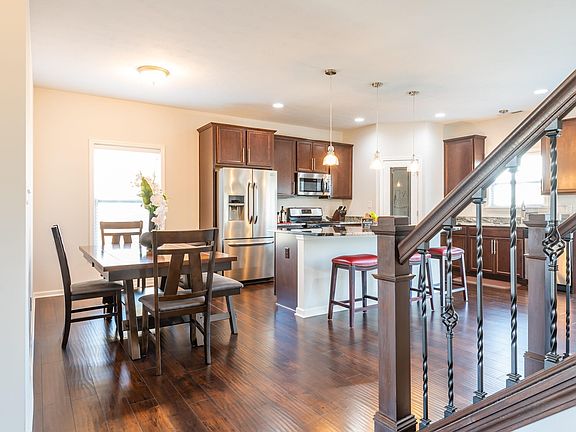 3rd image of 4722 W Hidden Meadow Dr