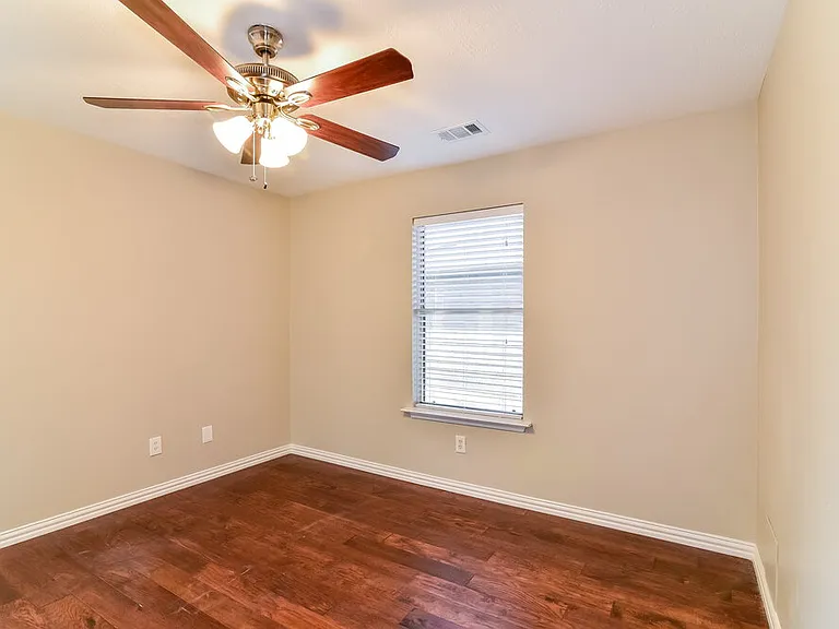 9010 Walworth Dr — Photo 6