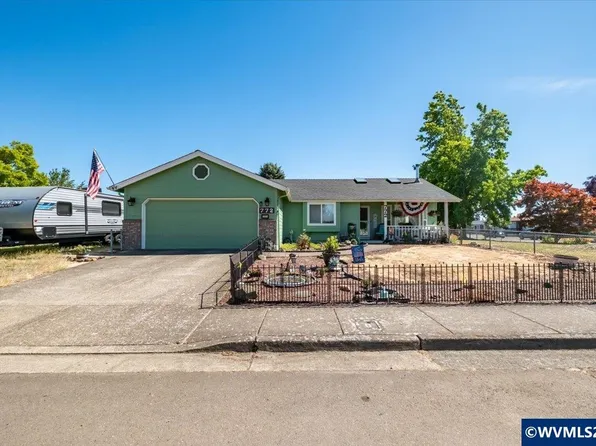 772 Cherry Blossom Ln, Lebanon, OR 97355