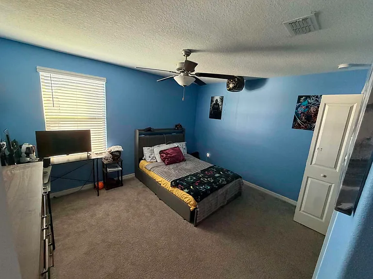 1049 Royal Empress Dr — Photo 16