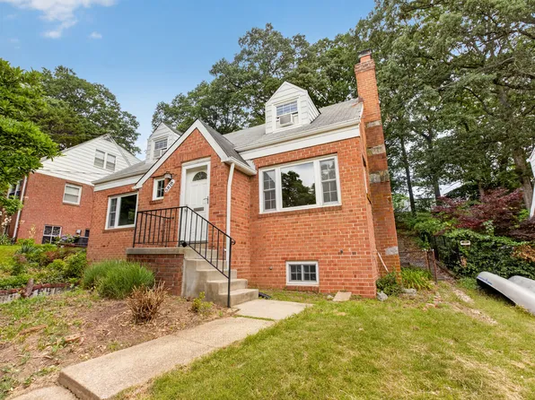 5818 Dewey St, Cheverly, MD 20785