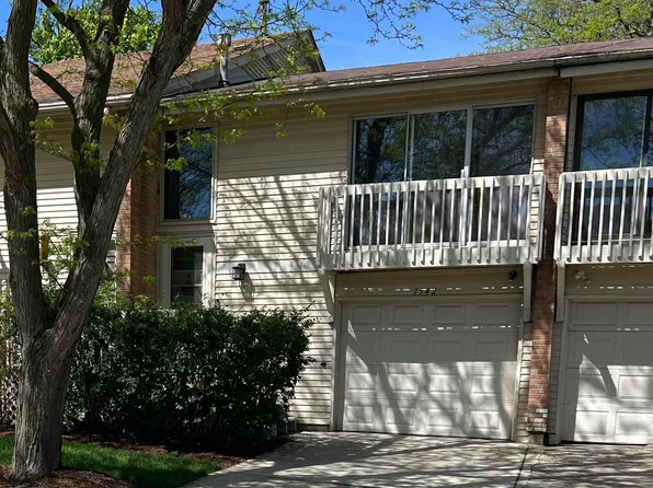 1542 Elder Dr, Aurora, IL 60506