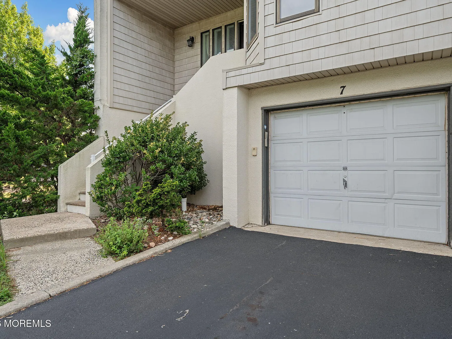 4 bed, 3.5 bath, 2232 sqft, $5,200 — Photo 2