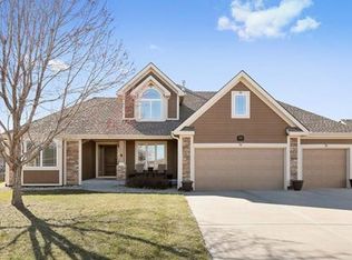 11212 N Richmond Ct, Kansas City, MO 64157