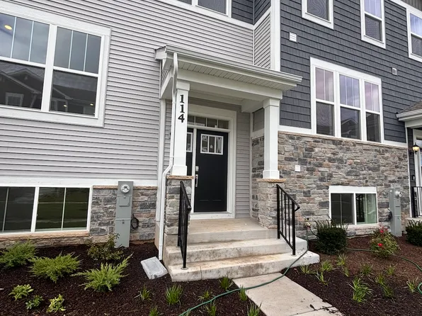 114 Harvest Ln, West Dundee, IL 60118