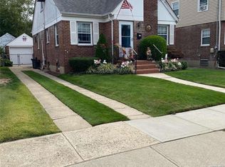 63 Union St, Valley Stream, NY 11580