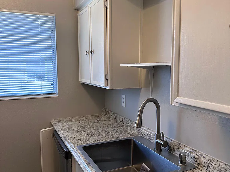 1051 Mohr Ln #D — Photo 15