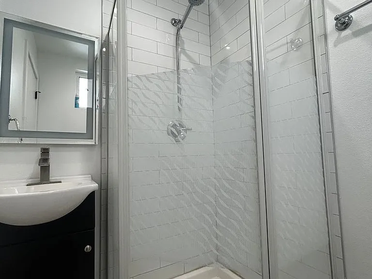 1575 1/2 W 37th St #206 — Photo 12