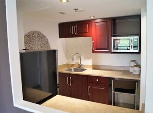 1Eleven Student Apartments, Ottawa, ON K2P 2E3
