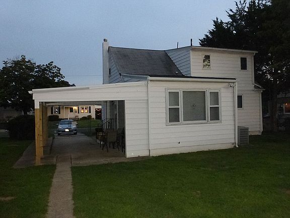 Rear elevation w car port