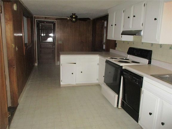 4th image of 209 Lyon Ave