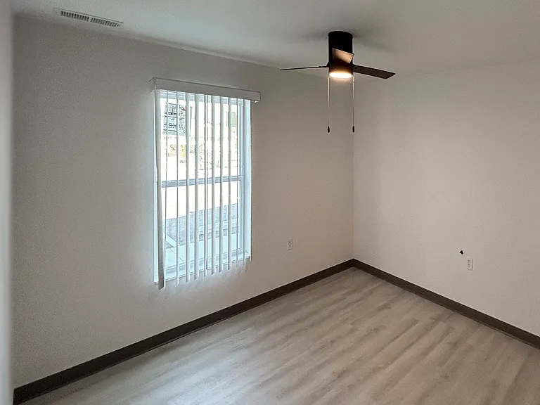 11013 Haskell Ave — Photo 6