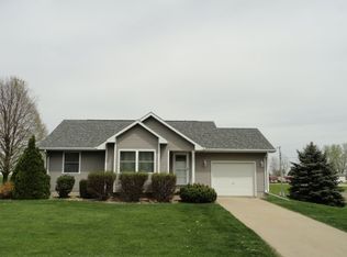701 2nd Ave SE, Farley, IA 52046