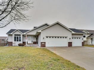 300 Evergreen St, Belle Plaine, MN 56011