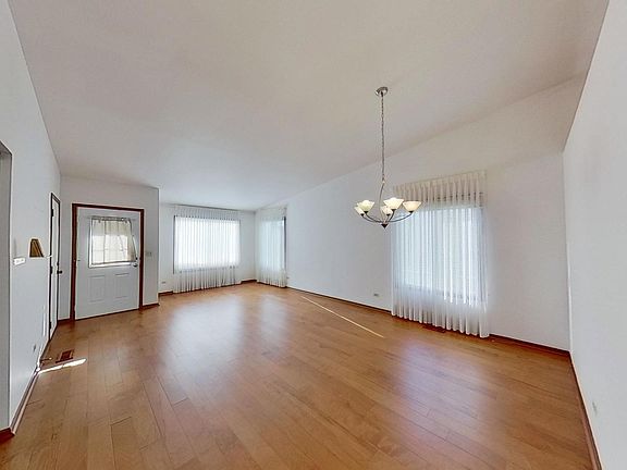 4th image of 2338 Buckingham Cir