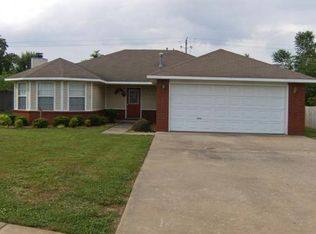 600 E Terry Ave, Springdale, AR 72764