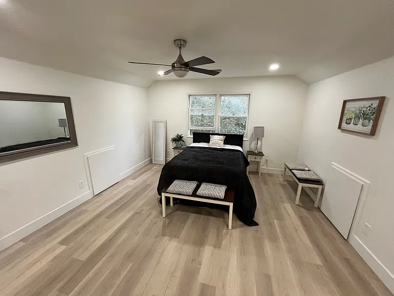 4059 Ridge St — Photo 2