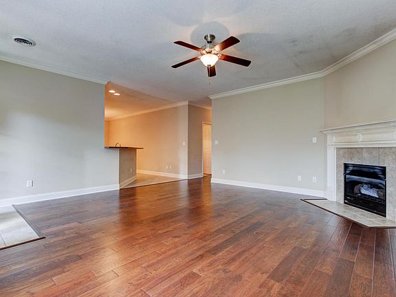 4th image of 1647 Wisteria View Way