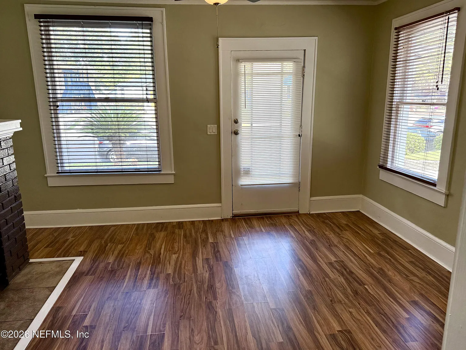 2 bed, 2.5 bath, 900 sqft, $1,495 — Photo 3