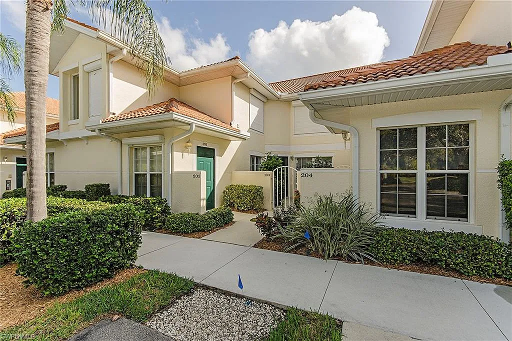 2 bed, 2.0 bath, 1388 sqft, $5,500 — Photo 1