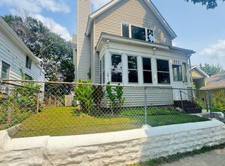 277 Morton St E, Saint Paul, MN 55107